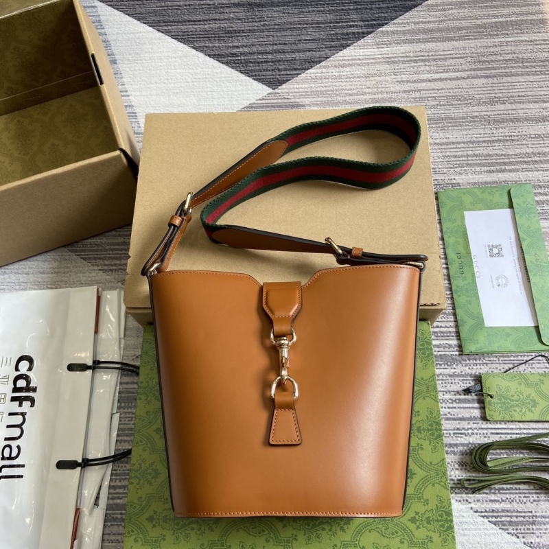 G*u*i bucket bags